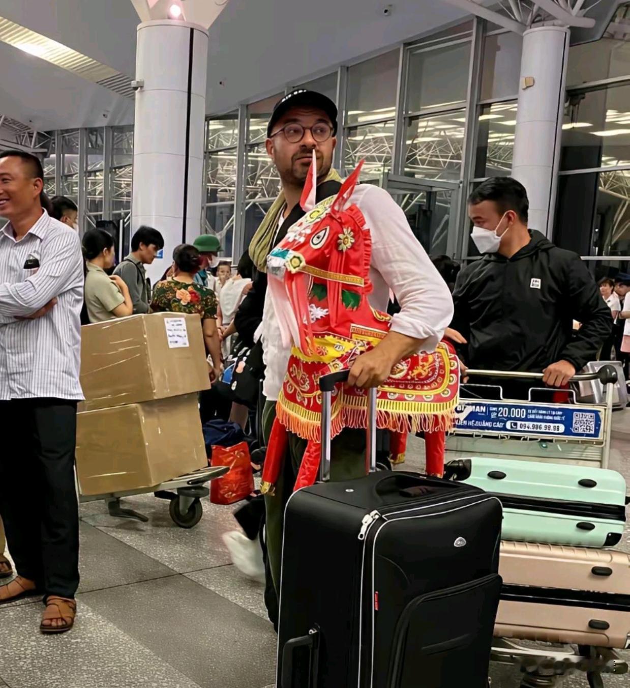 这老外被坑的不轻啊