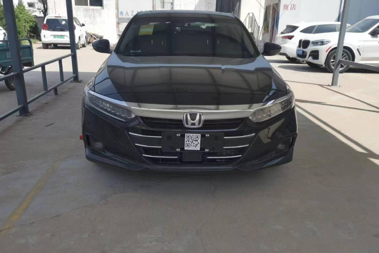 10代半雅阁提车一个月使用感受先说一下用车感受，说实话，次低配的锐领版该有的各