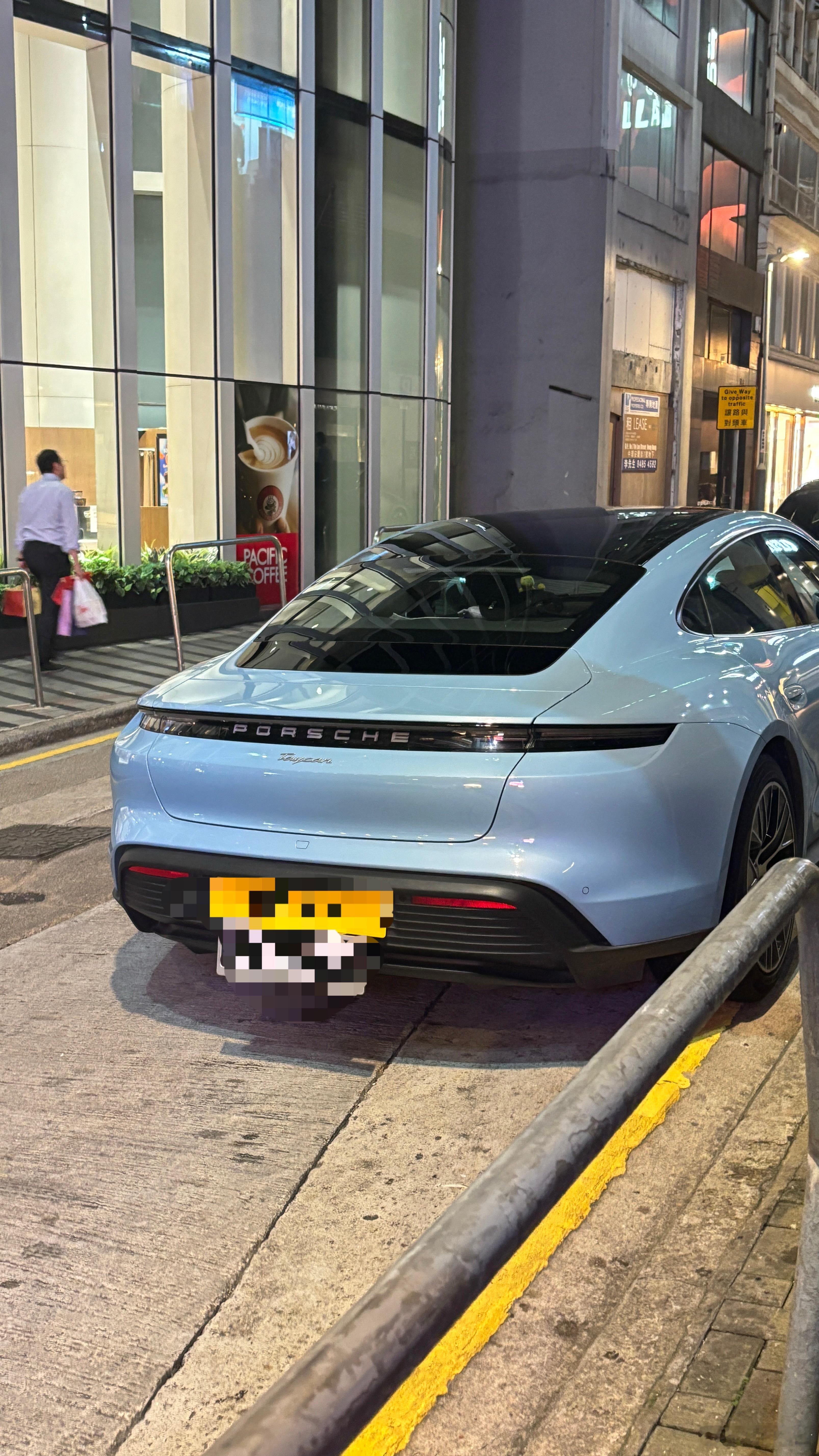 随机抽两个粉丝送我这台保时捷taycan[doge]​​​