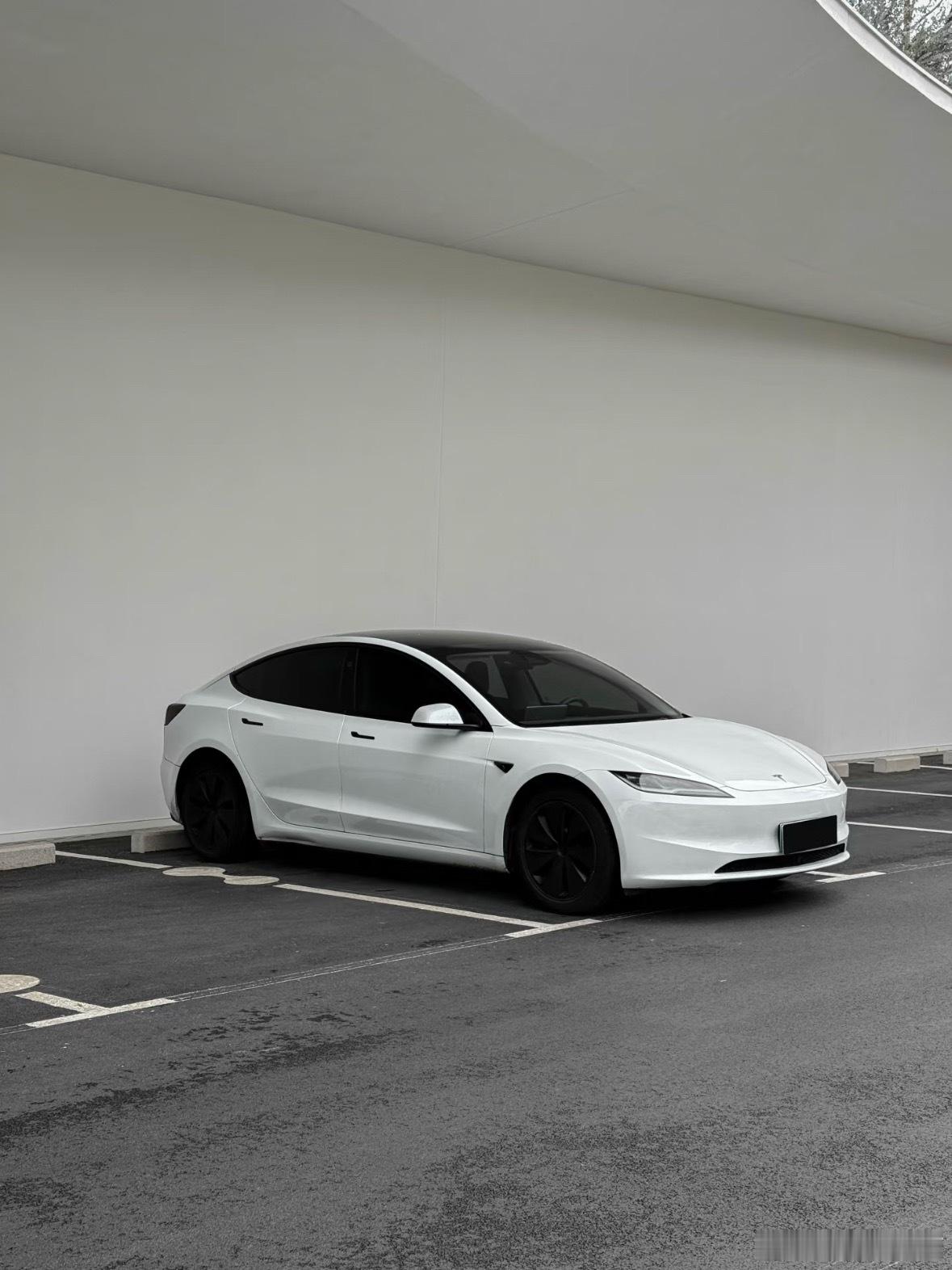 Model3入门版跌破18万，ModelY最高降5万多，我寻思这降价也不是坏