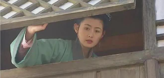 1998年，丁海峰结束《水浒传》拍摄工作后，回到家的第一件事就是和妻子离婚，他坦