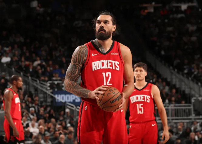 国王随队记者更新动态，发布了明日国王对阵火箭的双方伤病报告。火箭方面：史蒂文-