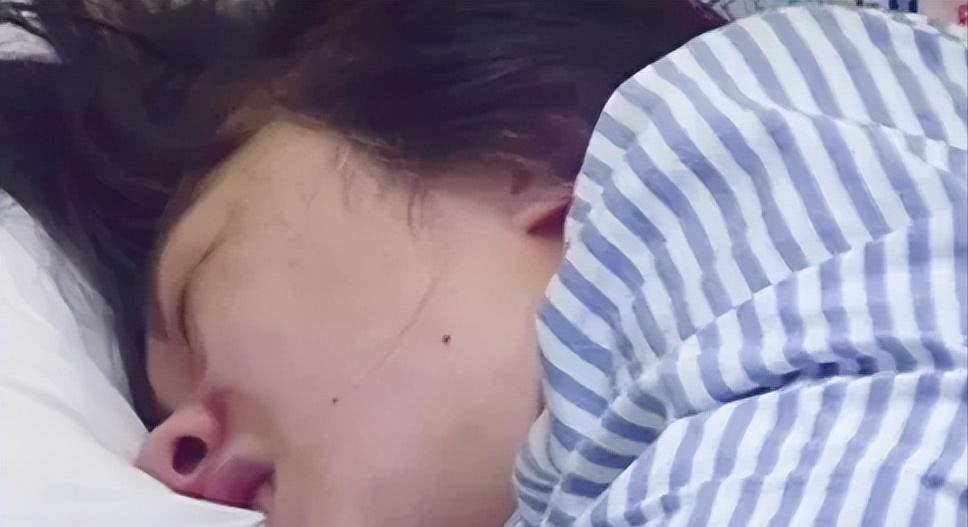 河南一聋哑女子难产，医生解开衣服一瞬间，肚子上面写着：“如果有危险，请先保孩子，