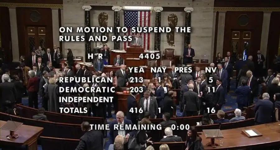 面临中期选举，美国纠错机制开始起作用了。20日，美国众议院通