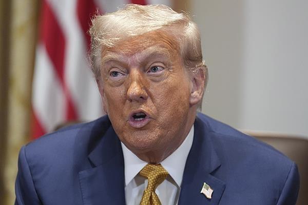 乌克兰不是美国的提线木偶，美国再霸道也无法勒令乌克兰投降。据外媒报道，特朗普虽然