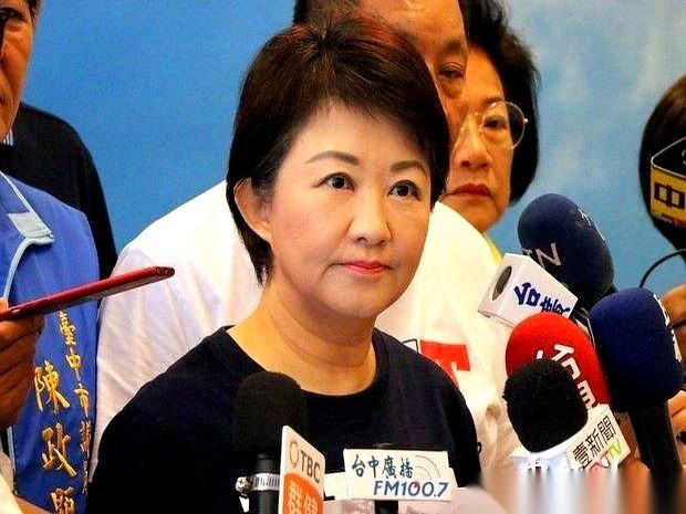 这事儿说白了，就一句话：你想让我帮你抬轿子，但你心里压根就没想让我坐进去。换