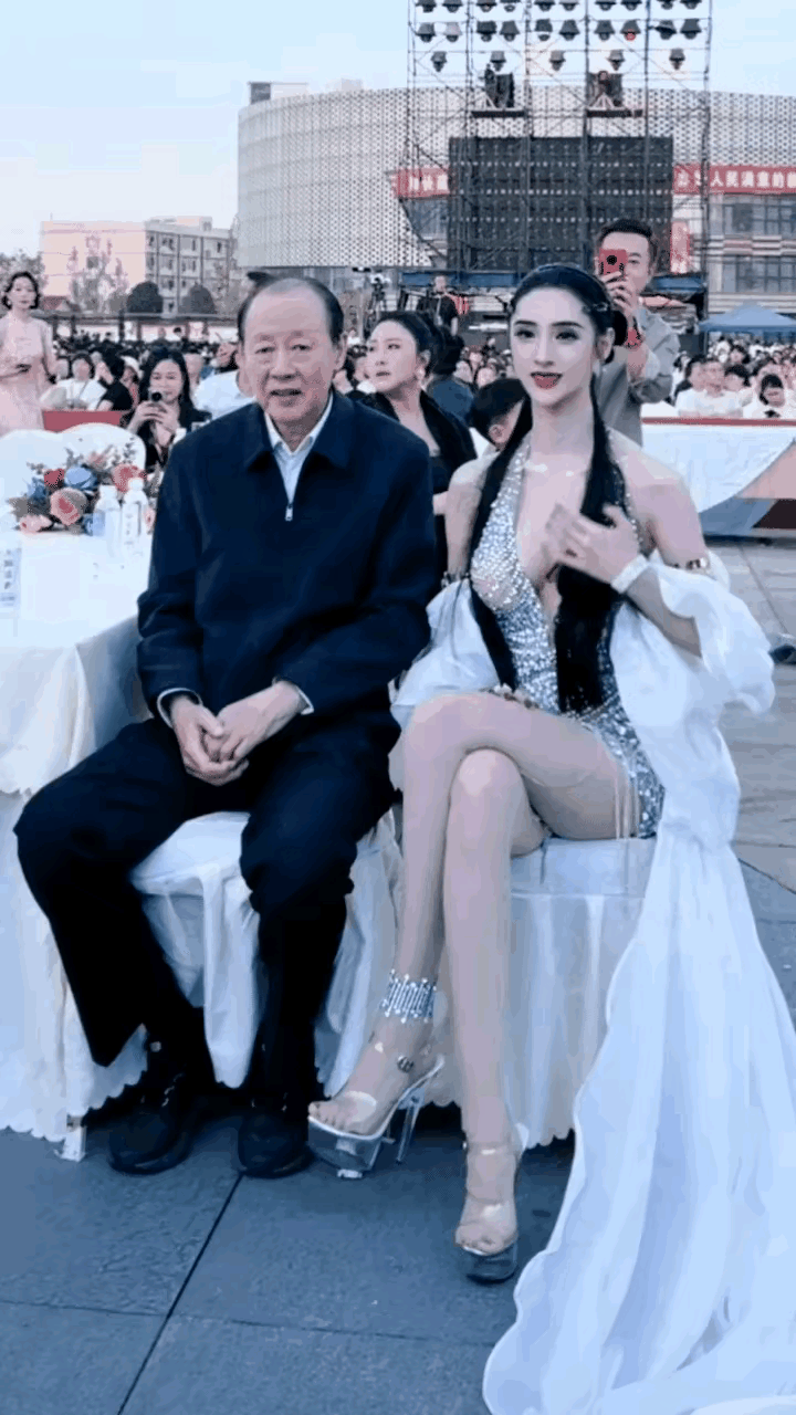 侯局有点紧张啊