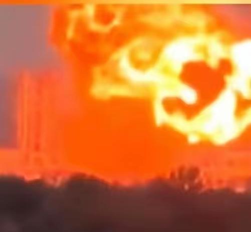 英国这次触碰到俄罗斯的底线了，可以说是玩大了。乌克兰使用英国提供的风暴之影巡航导