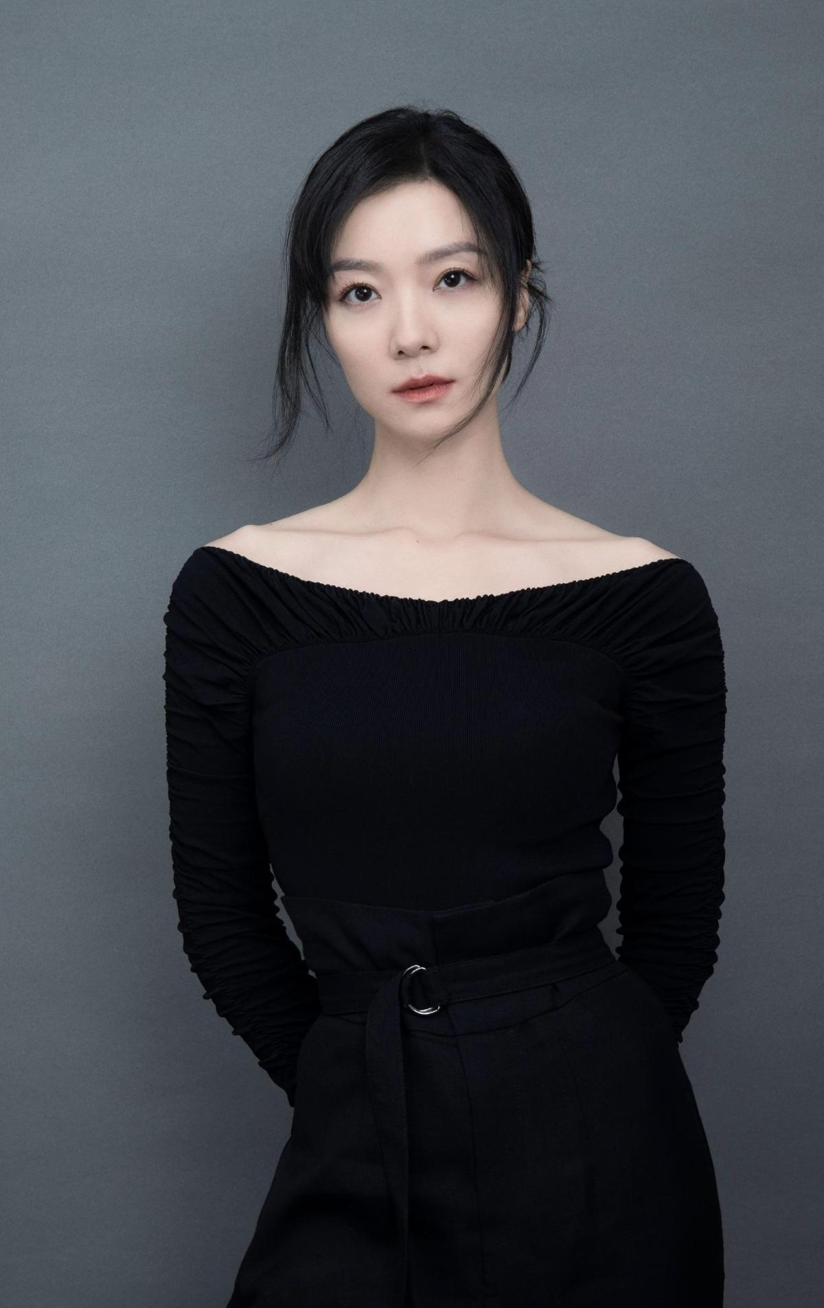 我觉得全网最可怜，应该是宋宁峰的前妻——齐溪。无端端被渣男前夫送上热搜宋宁峰原