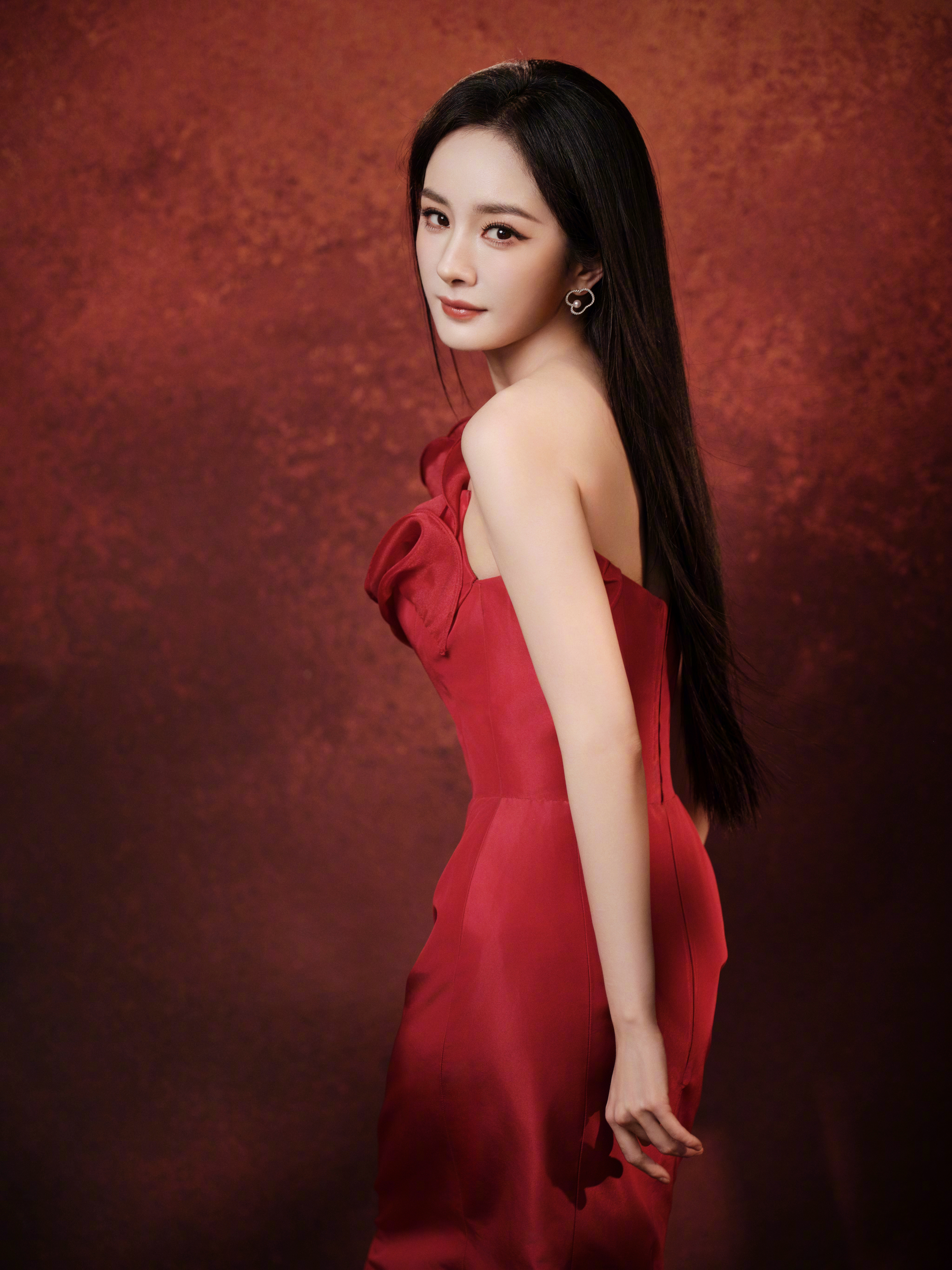 杨幂x新年第一帖～大家新年快乐🎉