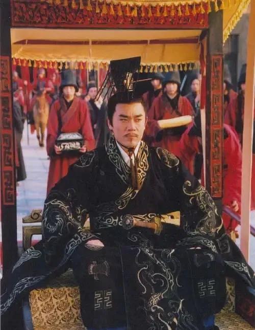 汉武帝为何不能避免“巫蛊之祸”？和秦始皇传位给扶苏失败不同，汉武帝是一开始就培