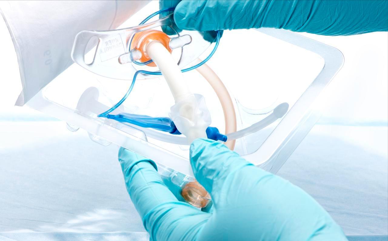 气管插管几天后医生提议气管切开，一般人理解不了，甚至导致误会病人家属联系到我在