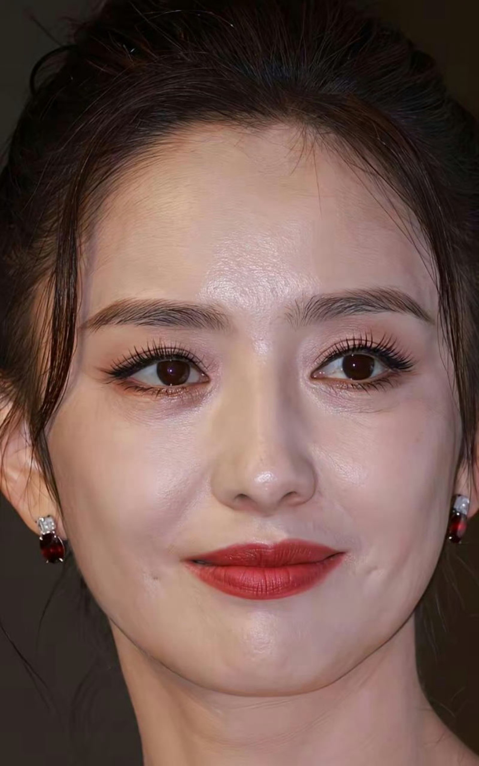 佟丽娅刘涛杨幂江疏影四位顶级妈妈怼脸直拍，你会给谁保养呢​
