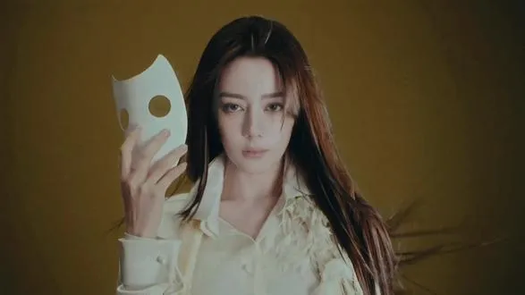 迪丽热巴迪丽热巴时装十月封面迪锦程