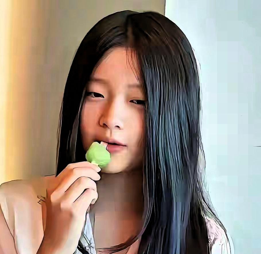 血缘从不会骗人！幼婴初见姐姐本能亲近太好哭世间最奇妙的羁绊，从来不靠朝夕相