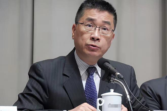 王世坚表示，相信台内务部门深爱台湾，但如果是他，他不会骤然决定禁掉小红书，虽解决