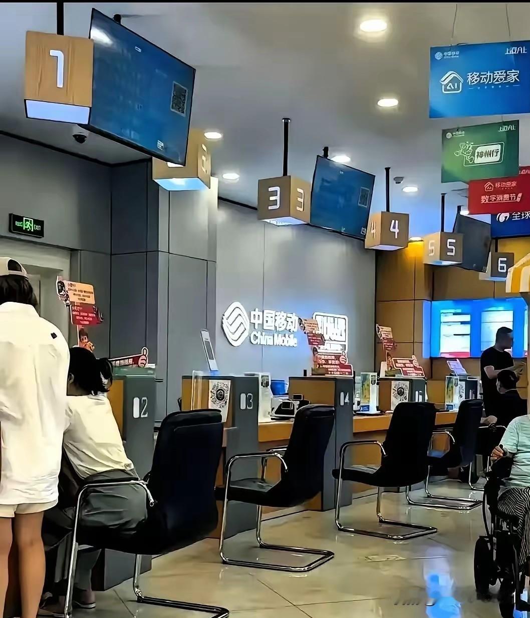 太多人都没想到销号别再交违约金！这个省钱招很多人不知道女子去营业厅销号，