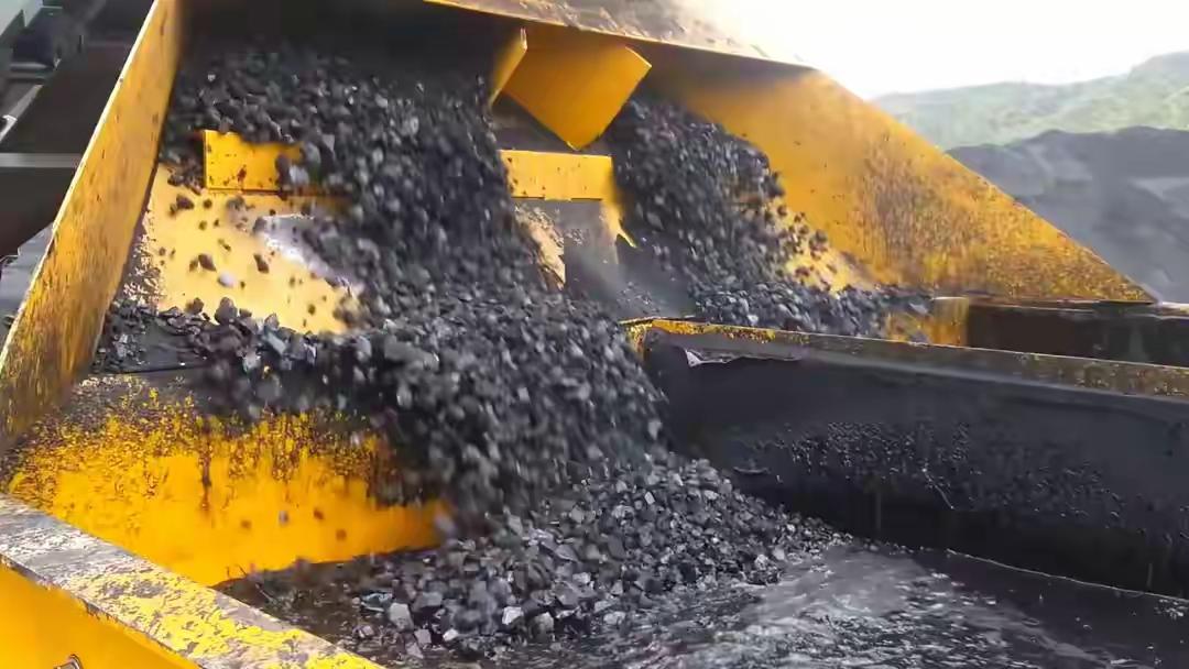 你是否想过，为什么刚挖出来的煤，要倒进水里清洗一遍？洗煤是为了洗掉什么？不洗掉会