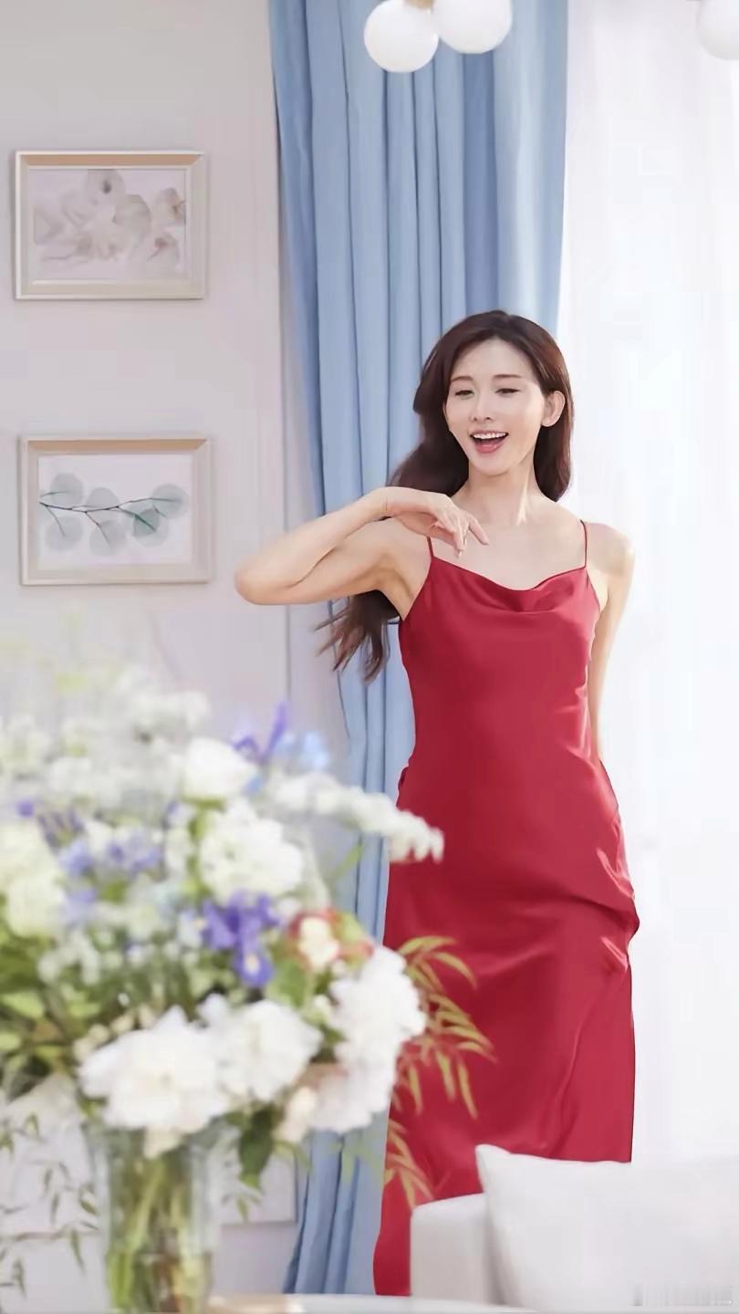 林志玲，红裙子。