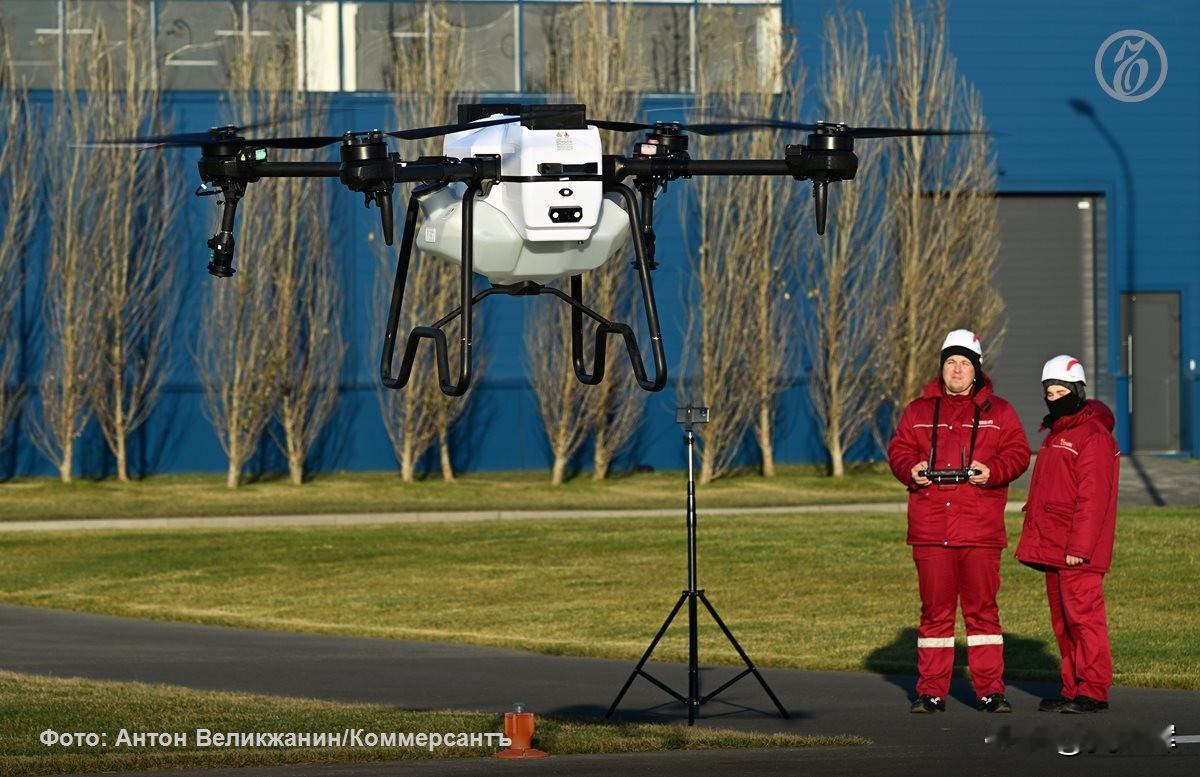 过去一年中，全俄罗斯民用无人机的政府采购量下降了四成以上。主要原因包括：前两年市