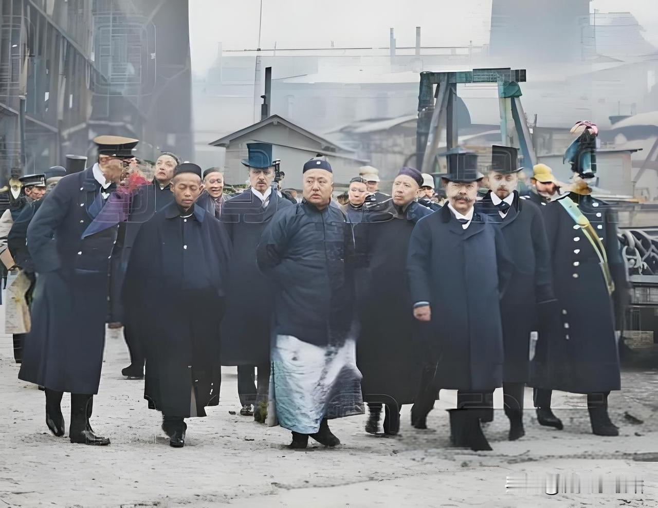 1909年9月，一张照片，将清末那段鲜为人知却意义非凡的海军建设历程定格。照片中