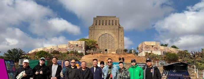 德云社演员首次来到南非约翰内斯堡，自然是要出来逛逛了。这不，来自约翰内斯堡的