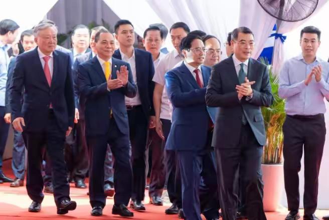 越南首条高速铁路破土动工仪式！2026年4月12日，越南总理黎明兴与前总理范