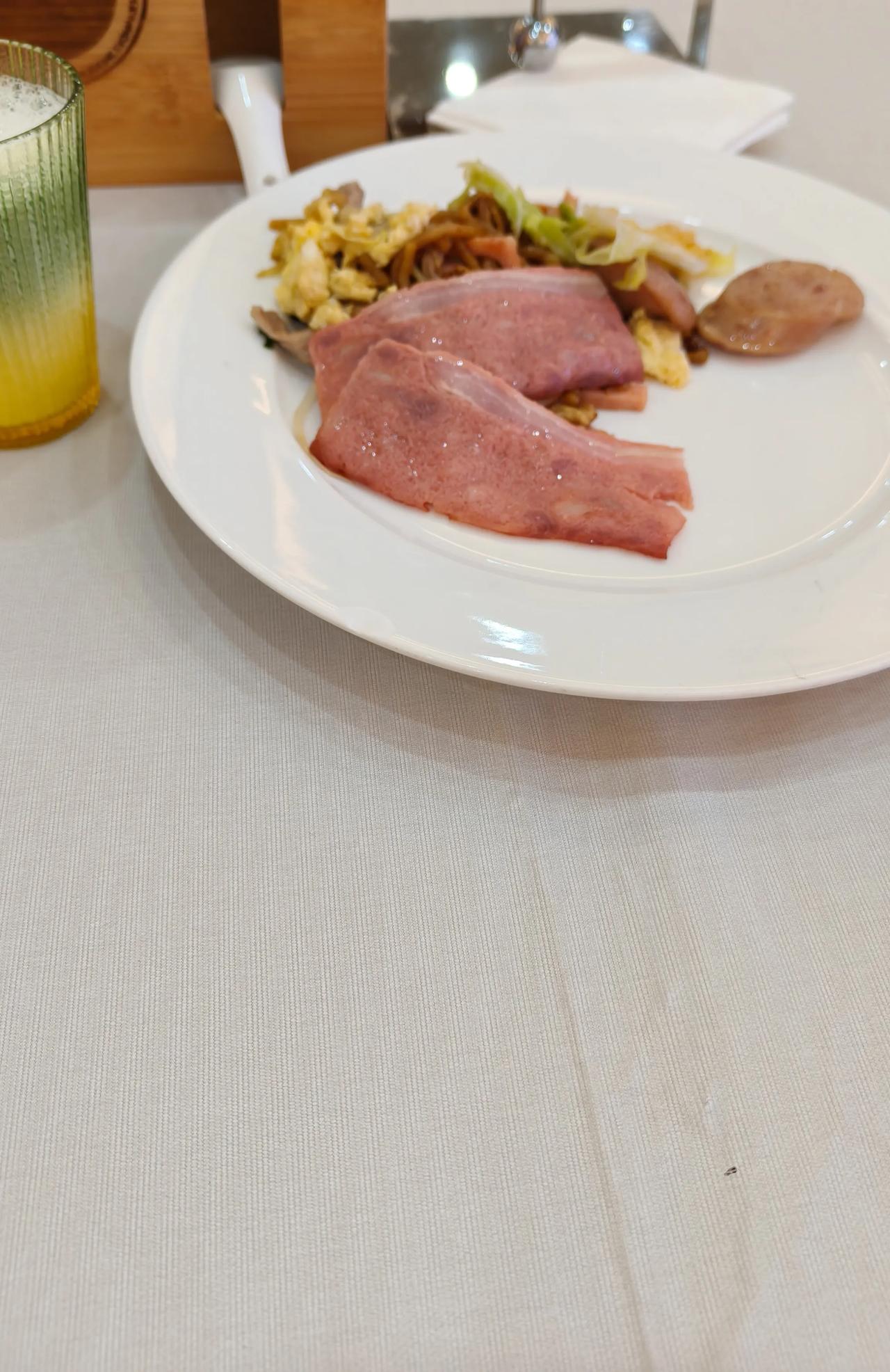 以前其他牙齿，有补过洞口，这次这个部位，这个位置的牙齿以前没动过。不知道为什么突