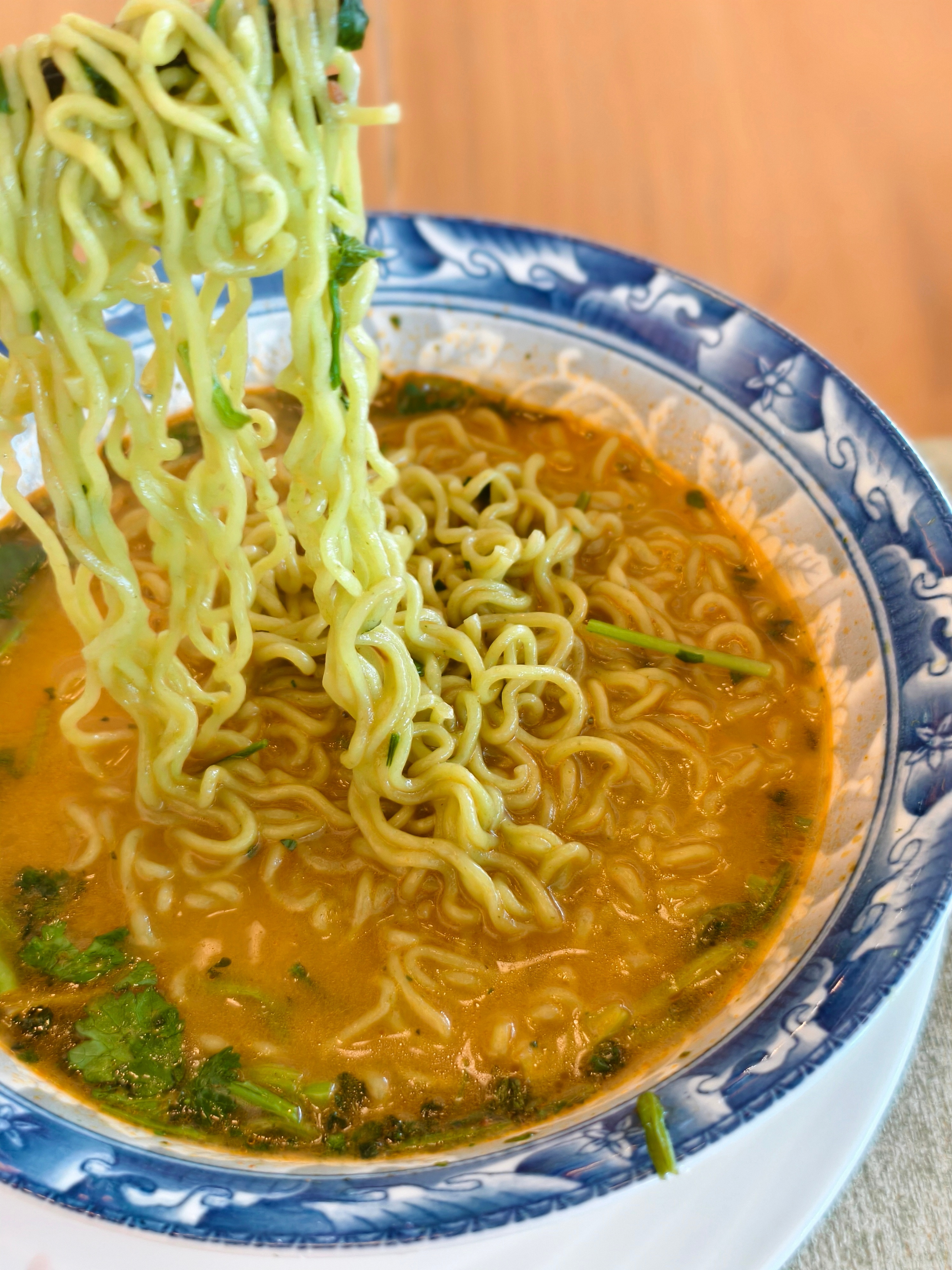 早，开饭了，香菜面+咸豆浆，这个组合咋样？[doge]​​​