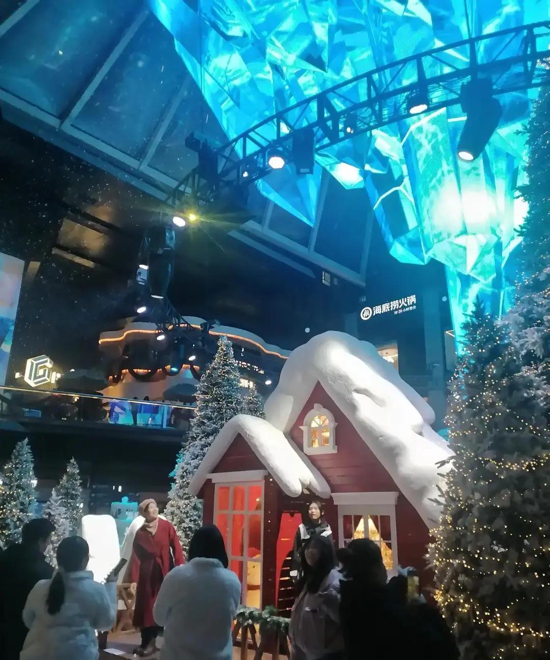 网上突然冒出一份“娶妻清单”干净、脾气好、会哄公婆，三条一出，评论区直接炸锅。