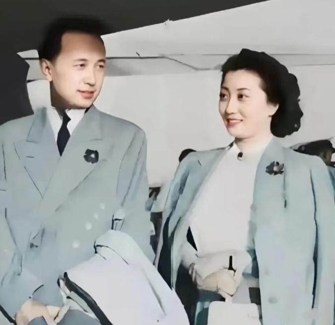 1960年，蒋英发现丈夫钱学森失踪几个月了。她找到领导声音颤抖地问道：“钱学森到