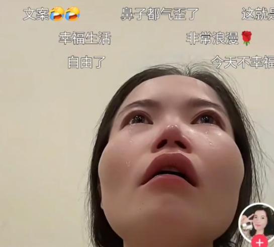 广西宜州的在编教师易菲辞掉了工作，去巴基斯坦白沙瓦生下了三个孩子，如今她被关在深