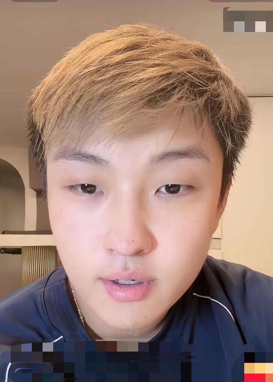 对于泰山旧将郭田雨的直播，老媒体人郑晋坦言，小郭面对球迷的各种疑问，显然是没有做