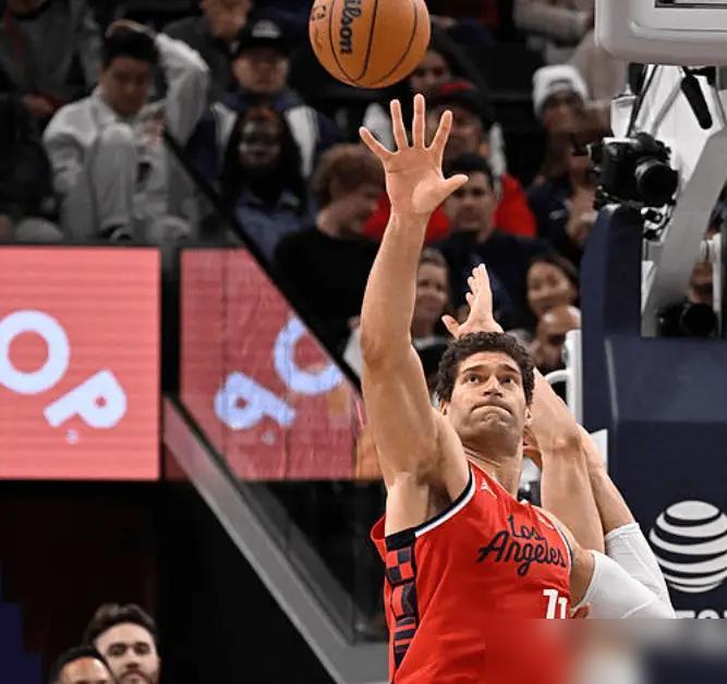 我有种预感！快船队就要开挂了，原因很简单，快船今天赢了湖人队之后，已经找到了赢球