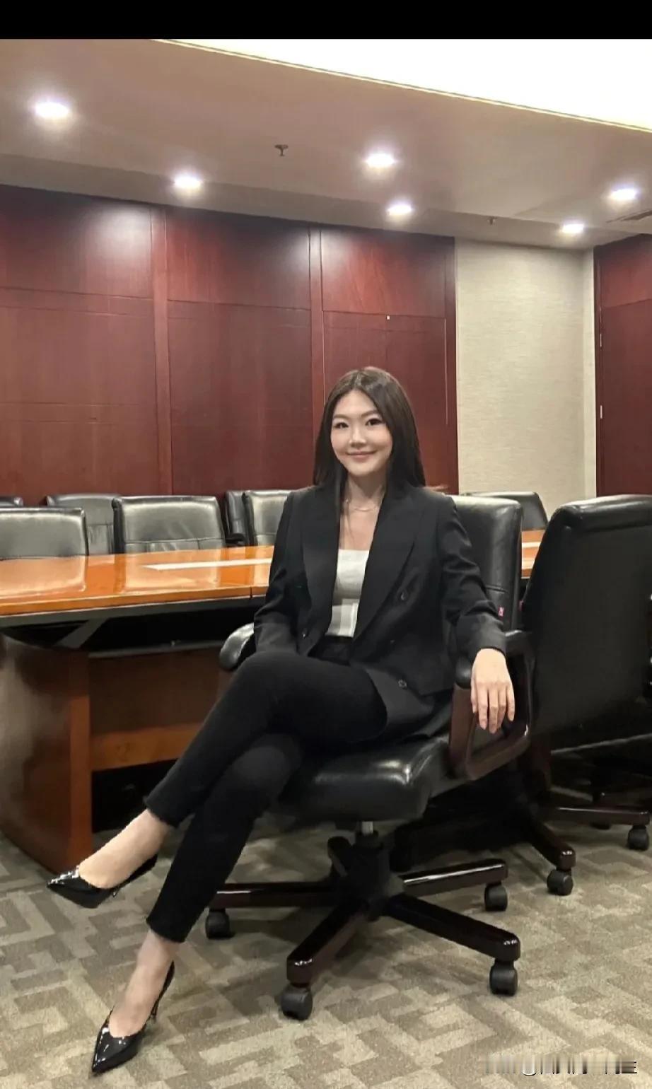 职场如战场，女人亦如此。职场生活现状精致职场女性