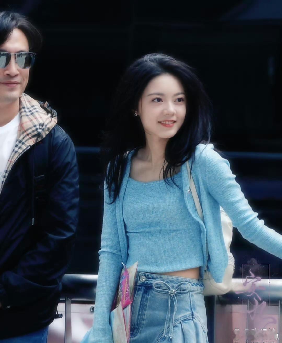 赵今麦长相明艳大气，妥妥自带大花女主的出众骨相。