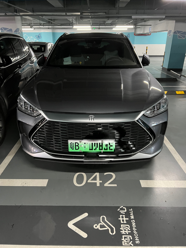 行不行自己开过才知道吧人生第一台车提车一个月跑了1000多公里，正常上下班