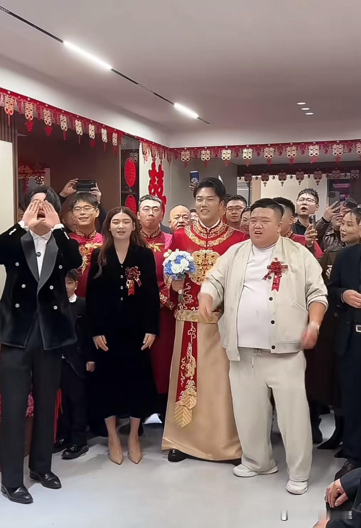不出意外意外还是发生了！解清帅的婚礼上，大嫂穿了身黑衣服，结果被一些网友拿出