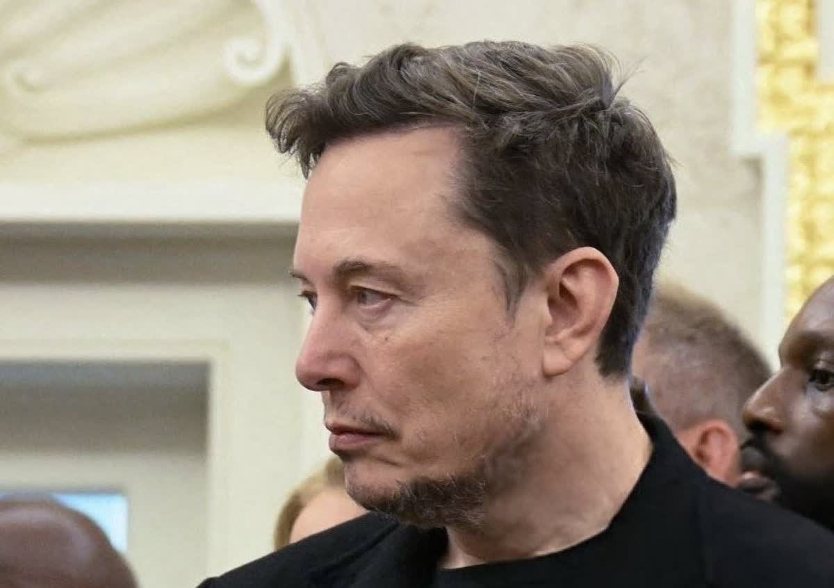 2019年的马斯克专注于科技领域，致力于SpaceX的火箭发射以及特斯拉的电动汽
