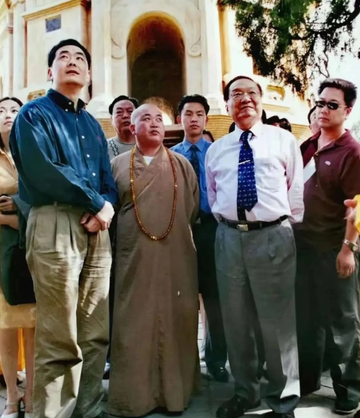 终于弄明白，为什么释永信要出家当和尚了，不是因为钱，也不是因为他野心太大，而
