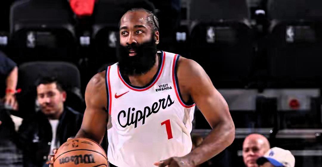 就在快船大胜国王的这场球，哈登收下1记抢断，生涯总抢断数定格在1753次，直接超