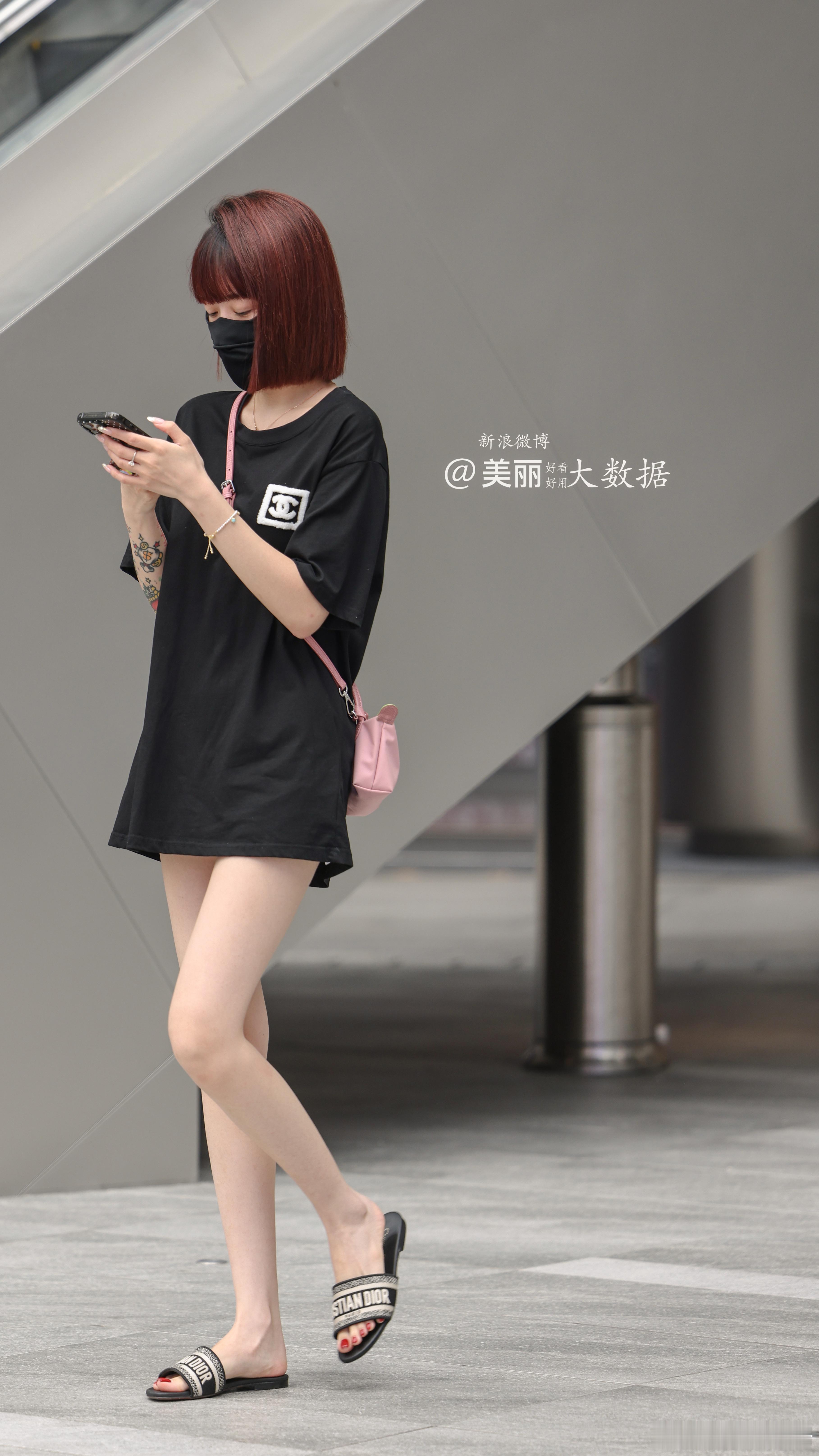 低头看手机，抬头见世界！从此做个低头小仙女～​​​