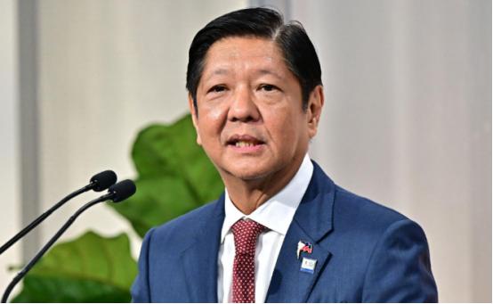 6国已派兵过南海，菲防长通告中国，不许出手，中方直接喷射水炮。 南海这边的事