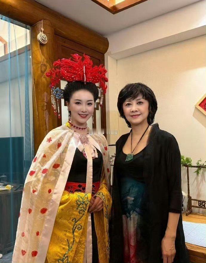 73岁朱琳依然是那个最美的女儿国国王，岁月从不败美人！