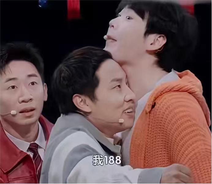 徐志胜：“我会做饭，他跟我在一起的时候就没吃过外卖。”王广：“1-8-8。”