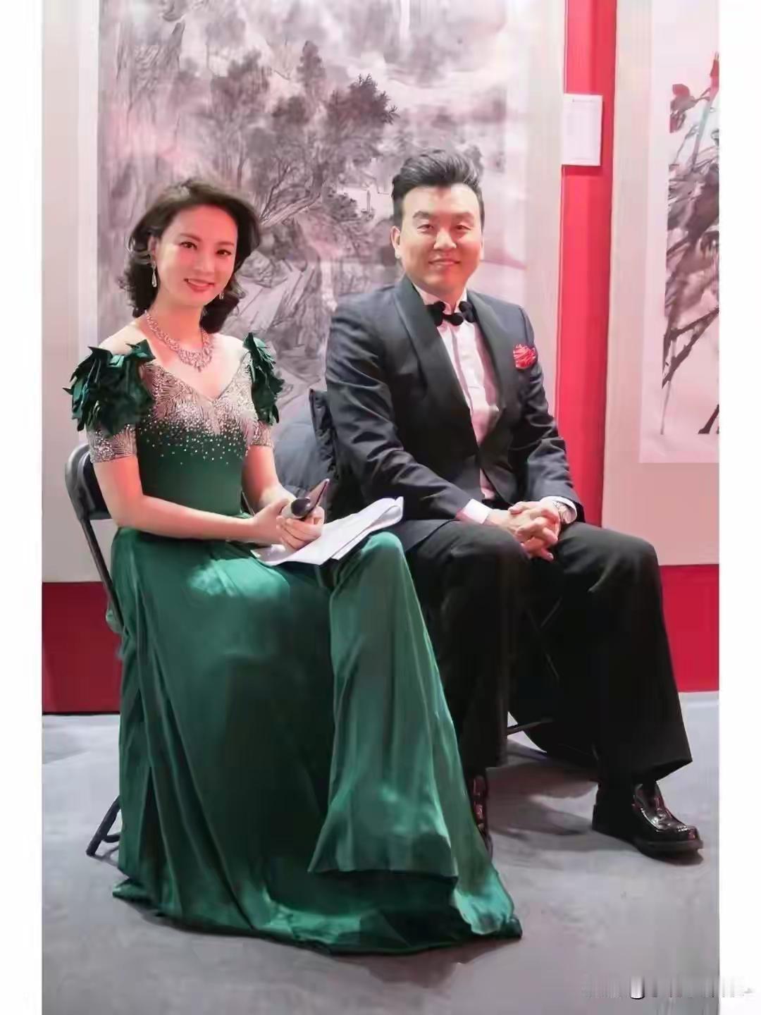 刘芳菲张泽群2021年留影[玫瑰]