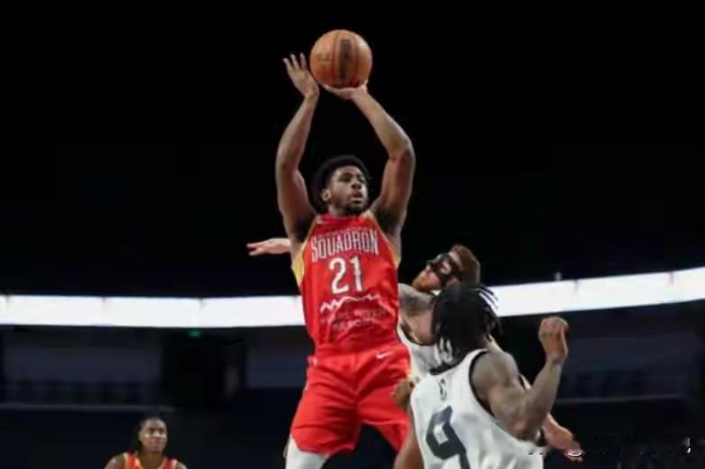 布罗金顿加盟辽宁，北京又慢一步！辽宁男篮传来最新消息，辽宁已正式签约第七名外援