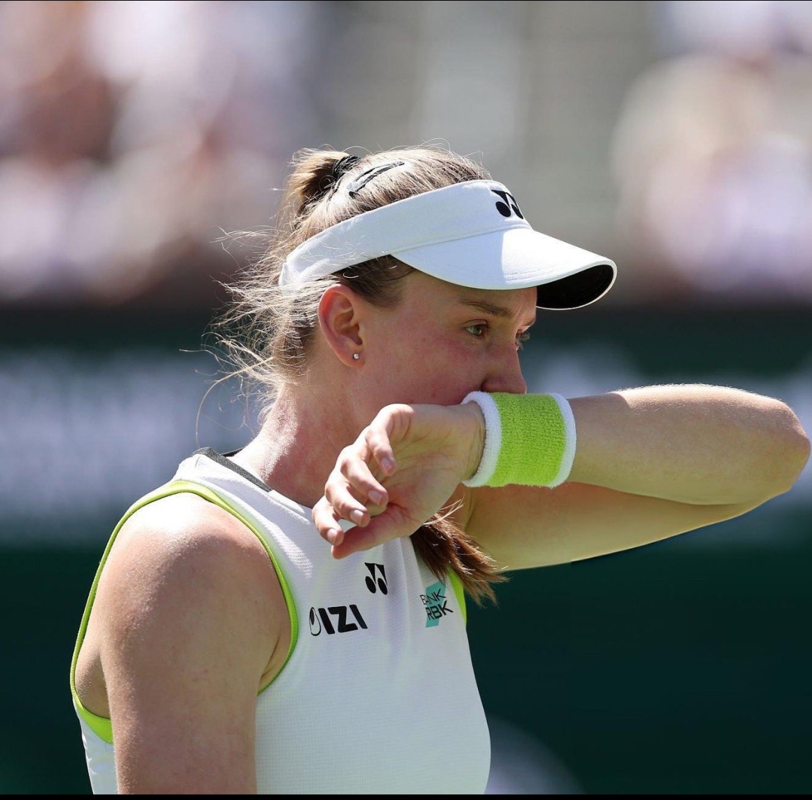 网球talking大会莱巴金娜2-66-36-4逆转佩古拉，第13次晋