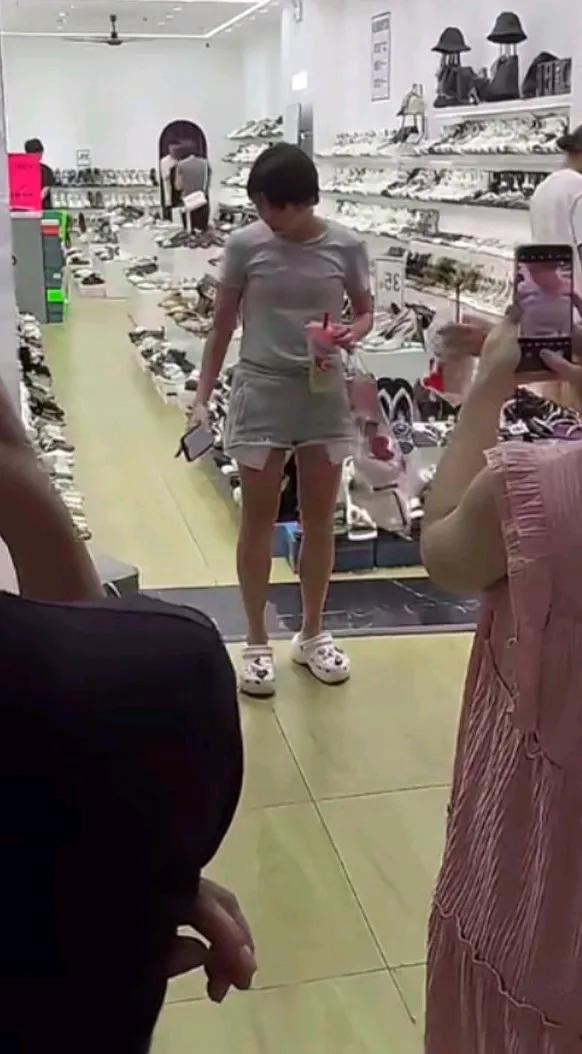 个子不高也不胖啊，也没伤，就是不让跳，婵宝不胖，为什么有的人非要说孩子胖？。