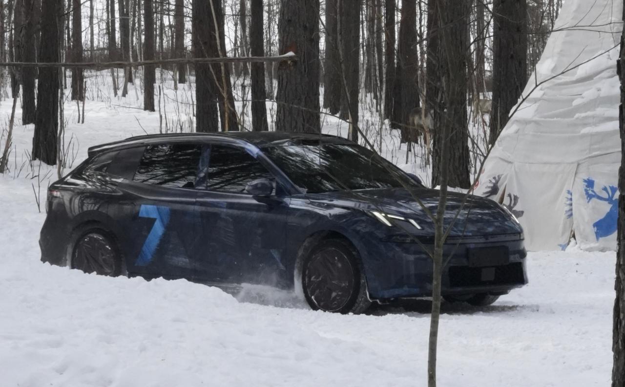 又一款猎装车来袭？领克07旅行版外观谍照曝光日前，领克07旅行版轻度伪装外观谍